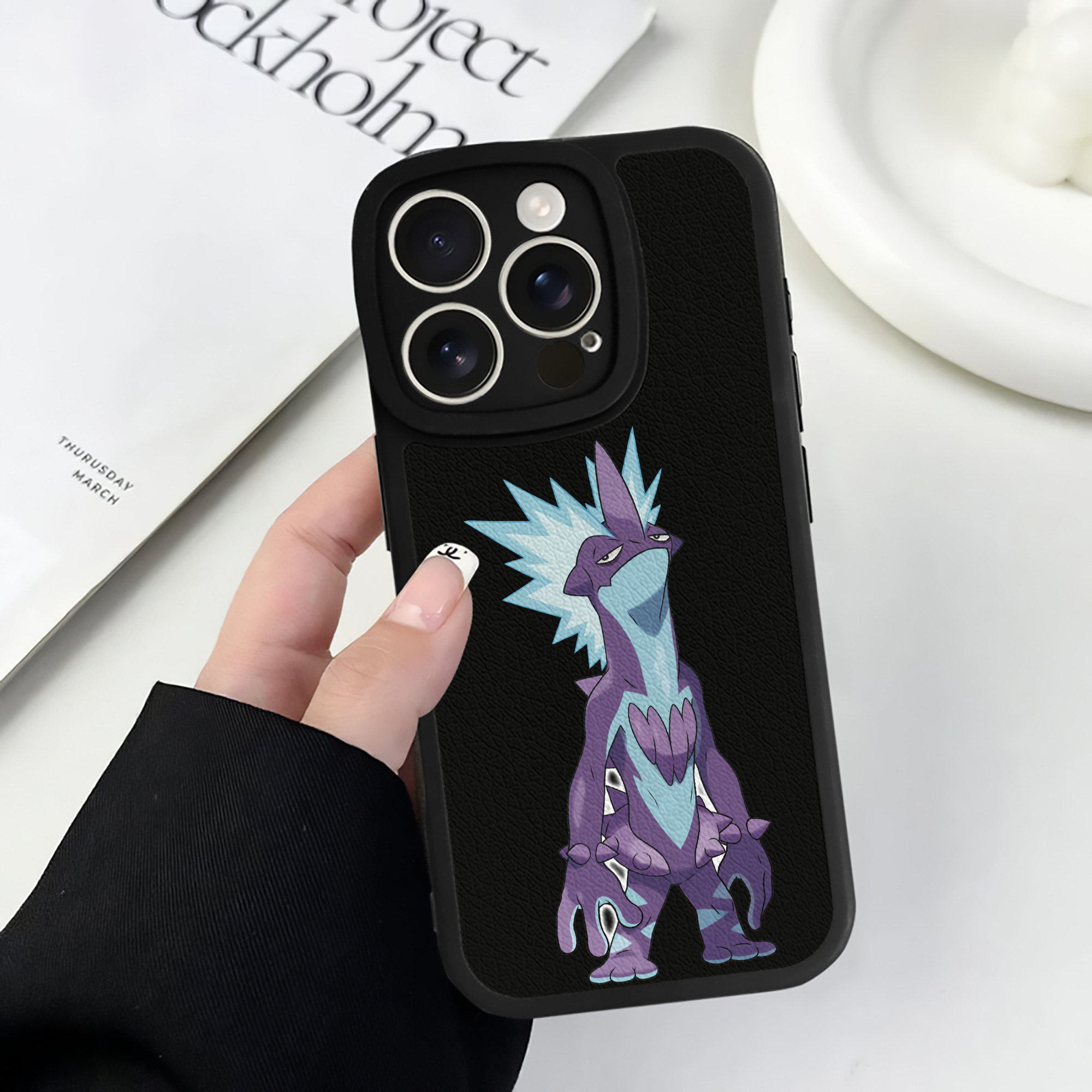 （画像用） ポケットモンスター Pokémon 【iPhone 16シリーズ対応】シリコンスマホケース（レザー調） 材質：シリコン